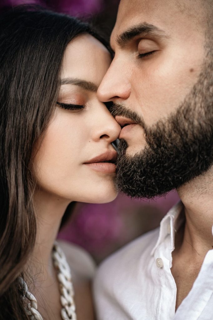 Pre-wedding session on the Costa Brava — couple among coves and pines (2)