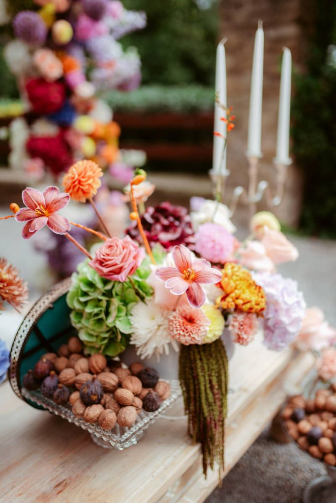 Nakiesa & Taylor — A Chic Wedding at La Baronia, Barcelona, photographed by Fotoclip Studio